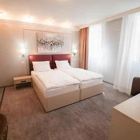 Boutique Ambiente ****+ كارلوفي فاري